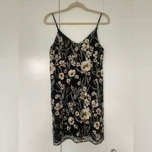 Aritzia | M | Floral Slip Dress